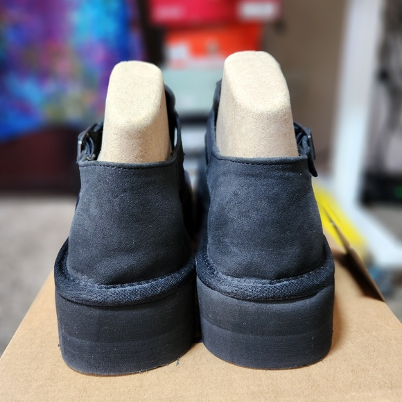 NIB Bearpaw Pinnacle Sandal - Picture 3 of 9